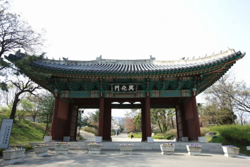 A Trip to Royal Palaces in Downtown Seoul 