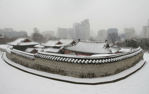 A Trip to Royal Palaces in Downtown Seoul 