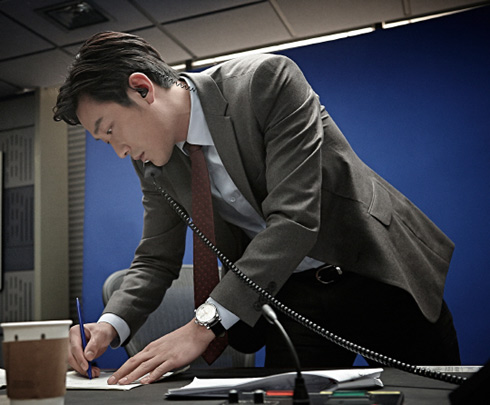 《恐怖直播》河正宇剧照曝光:韩国旅游官方网站