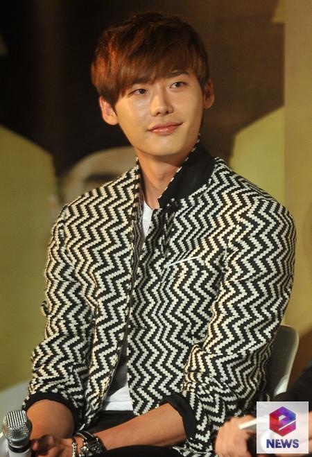  李钟硕 出演电影《观相》, 25 岁预言,梦想成真:韩