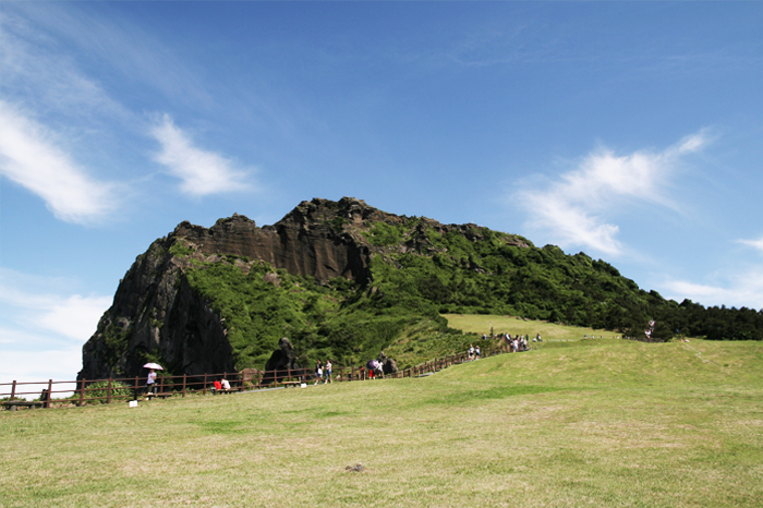 照片)城山日出峰