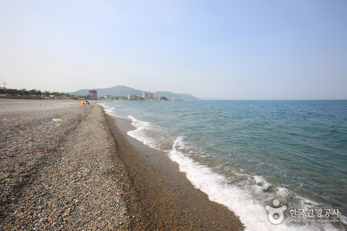 Plage de Gangdong Mongdol (강동몽돌해변)