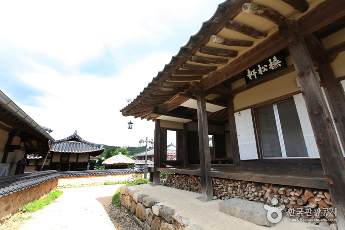 Yeongju Museom Village (영주 무섬마을)