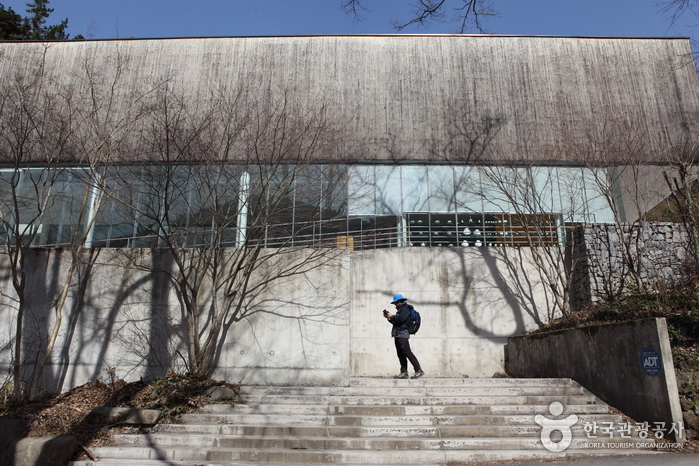 光州 毅斎美術館（광주 의재미술관）