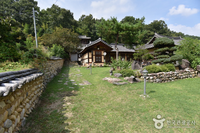 Saudang Head House [Korea Quality] / 사우당종택 [한국관광 품질인증]