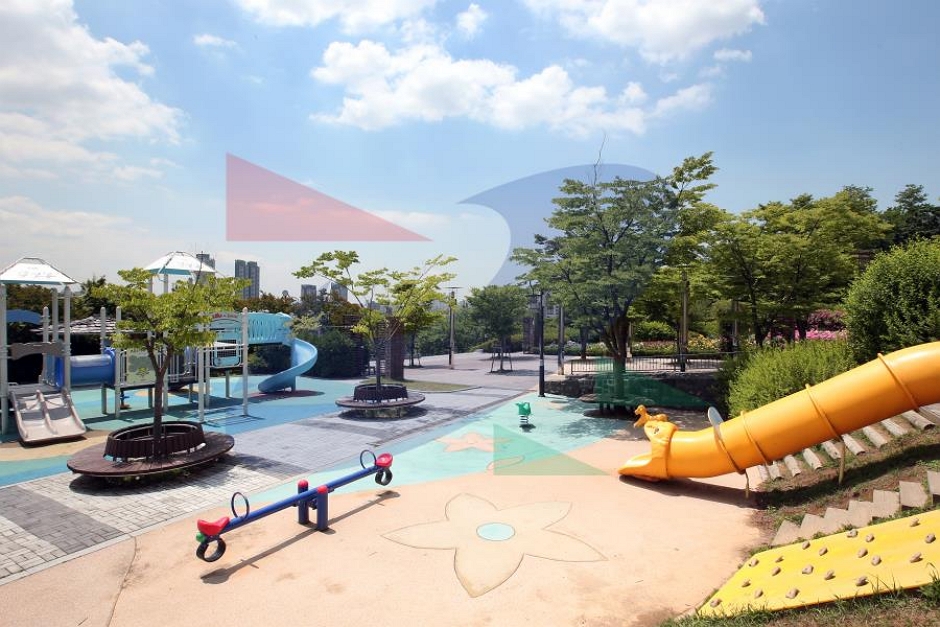 Munhak Rose Park (장미공원)