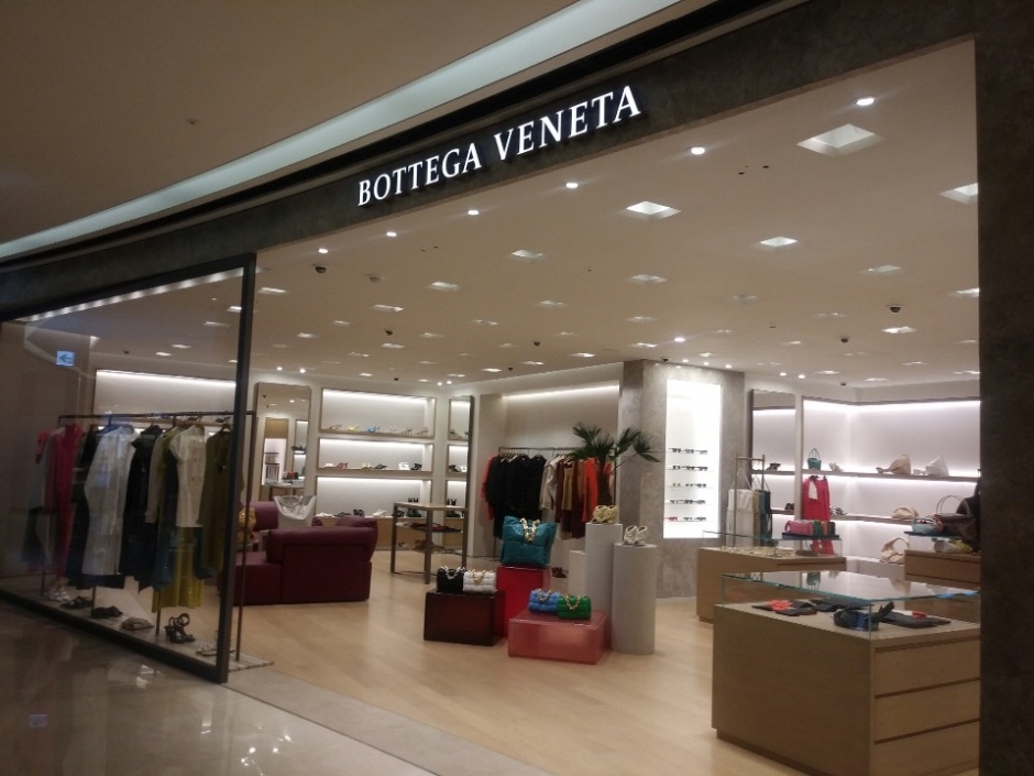 Bottega Veneta - Hyundai Apgujeong Main Branch [Tax Refund Shop] (보테가베네타 현대 본점)