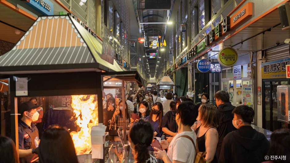 晋州猫头鹰夜市(论介市场) 진주 올빰야시장(논개시장)