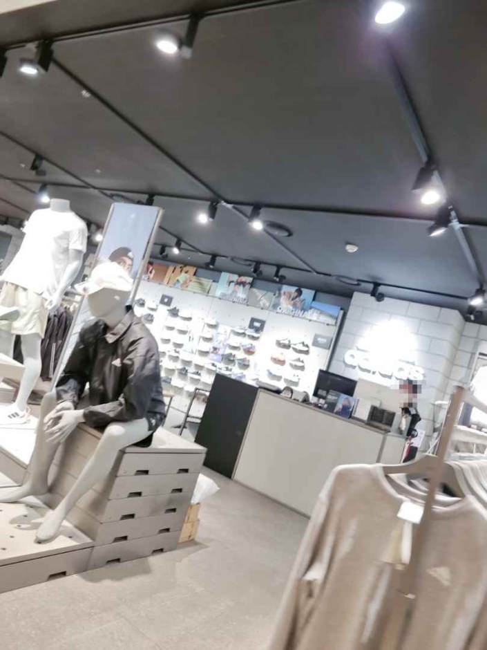 [事後免稅店] Adidas (New Core光明店)아디다스 뉴코아 광명점