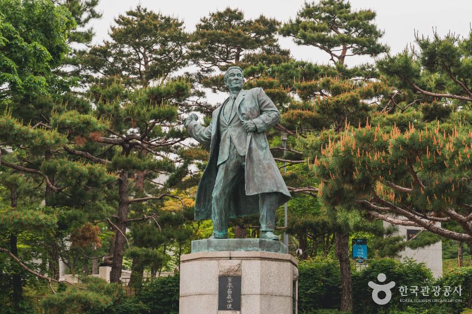 이봉창 의사 동상