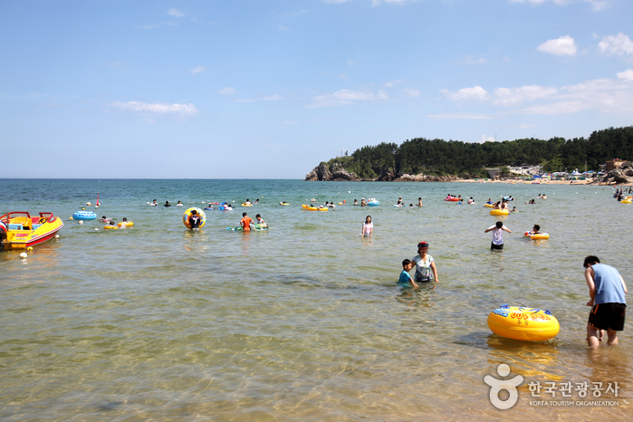Chuam Beach (추암해변)