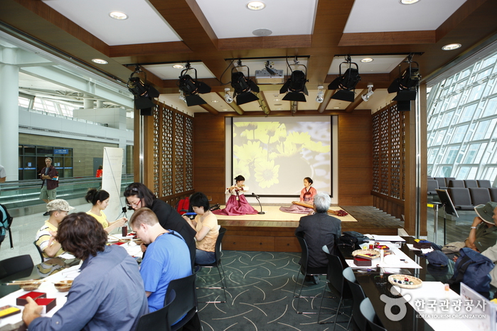 Ateliers de Culture Traditionnelle à l’Aéroport d’Incheon (인천공항 전통문화체험관)