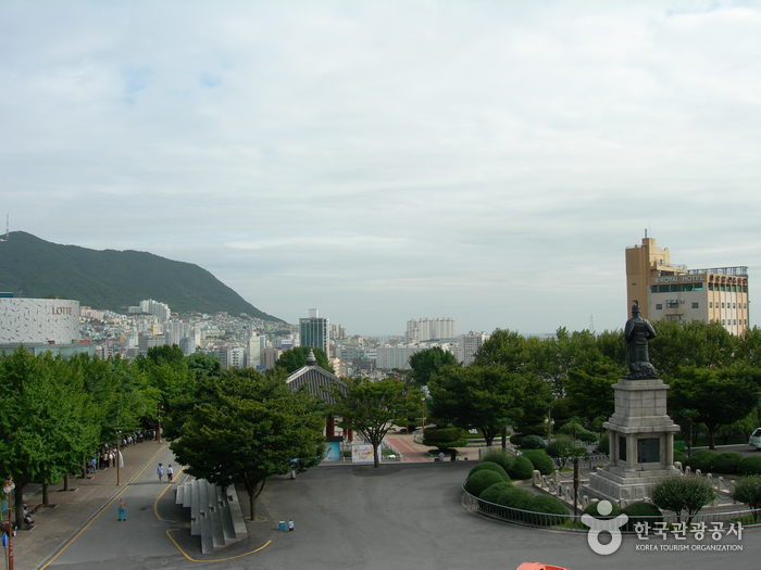 Yongdusan Park (용두산 공원)