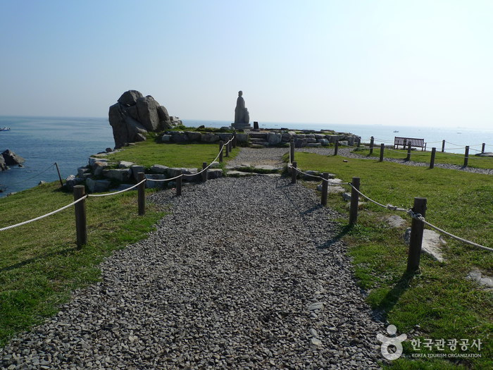 Ganjeolgot Cape (간절곶 등대)