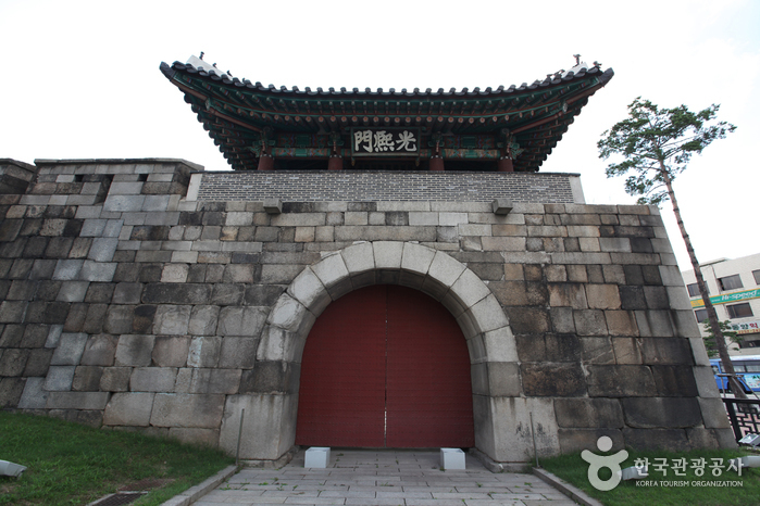 thumbnail-Gwanghuimun Gate (광희문)-5