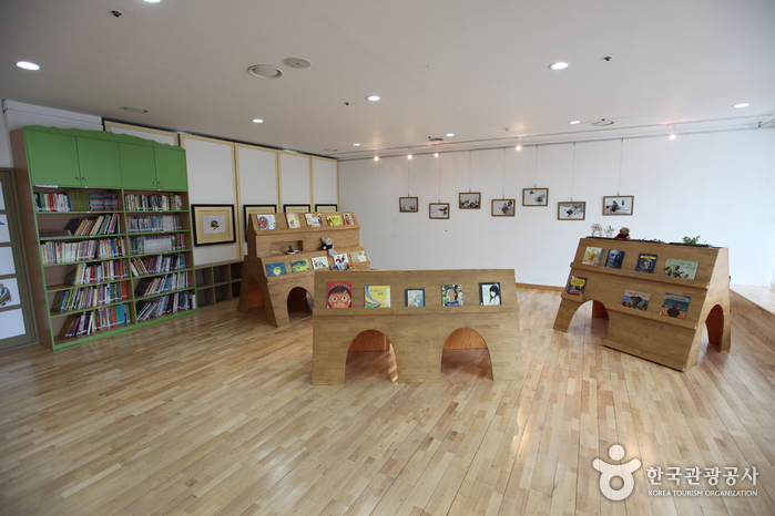 thumbnail-Mapo Art Center (마포아트센터)-4