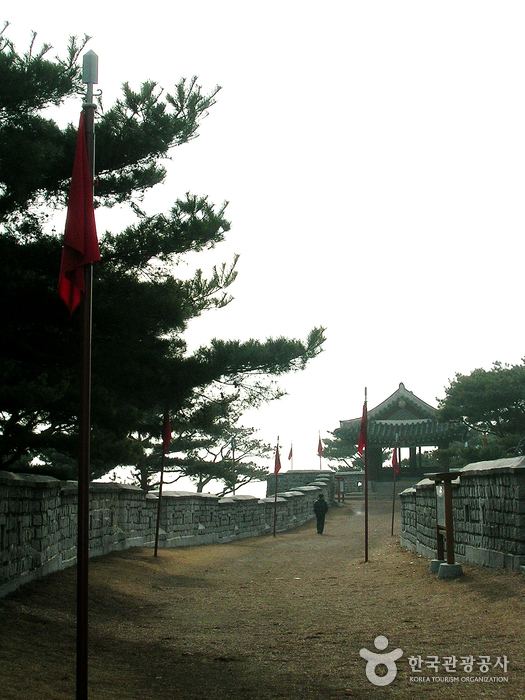 Hwaseong Fortress [UNESCO World Heritage] (수원 화성 [유네스코 세계문화유산])