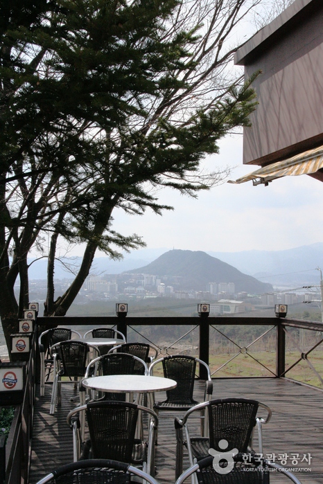 Улица кафе в горах Губонсан (구봉산 카페거리)