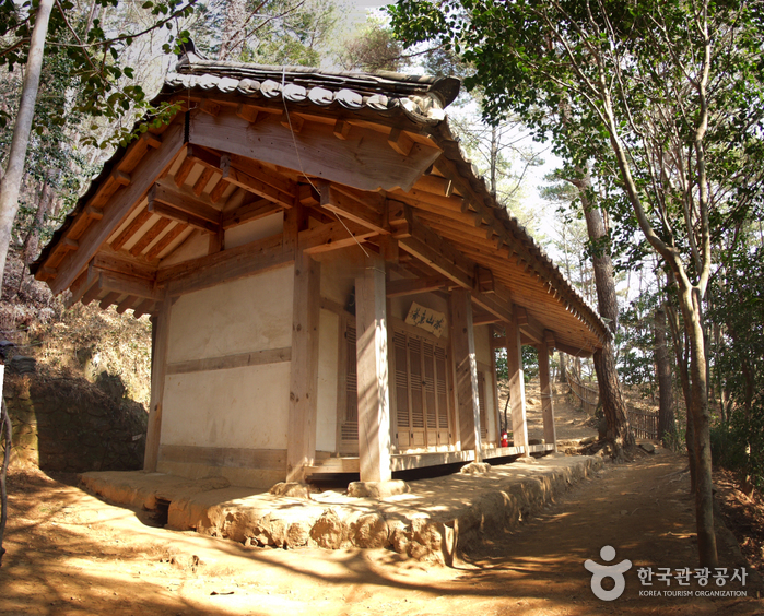 Dasan Chodang (Dasan Jeong Yak-yong historical site) (다산초당(다산 정약용 유적지))