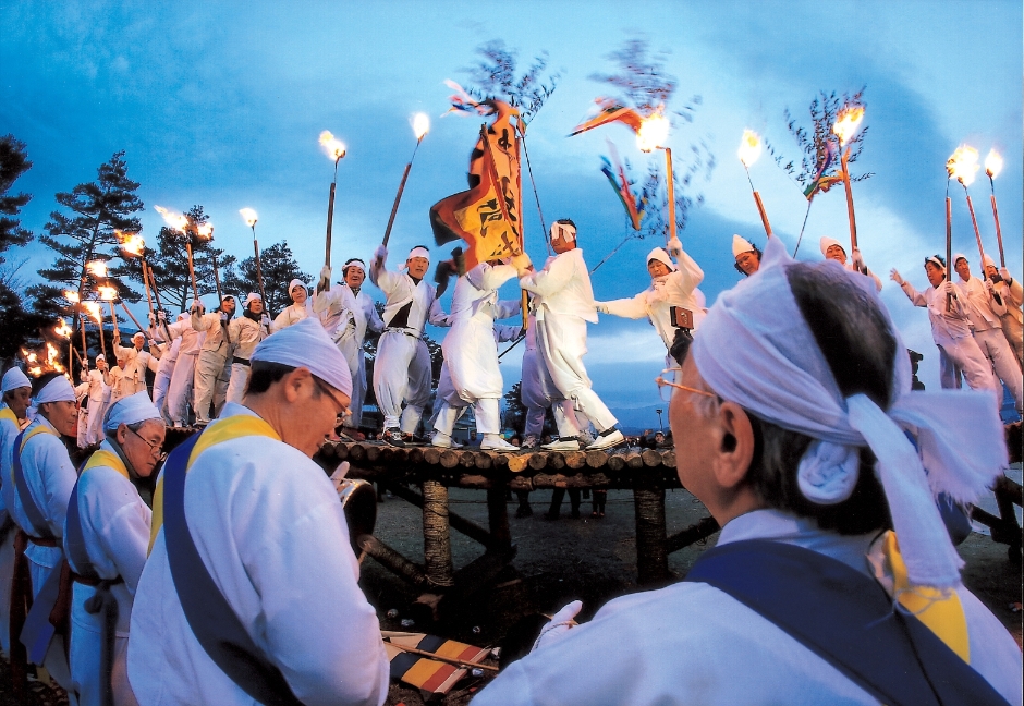 Festividad Danoje de Gangneung (강릉단오제)
