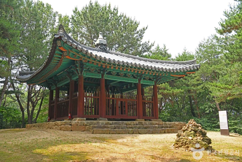 예산 화전리 석조사면불상