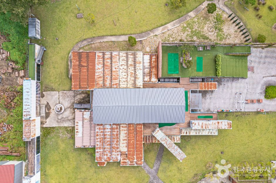 산속등대 복합문화공간