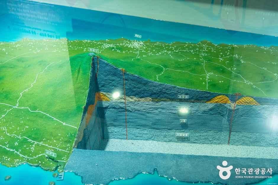 thumbnail-제주 세계자연유산센터-8