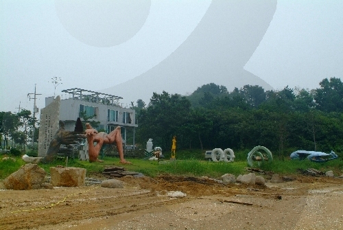 Baemikkumi Sculpture Park (배미꾸미조각공원)