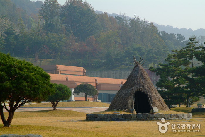 Historische Stätte Seokjang-ri (공주 석장리 유적)