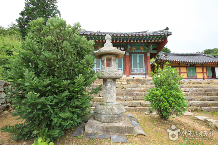 Храм Чхонгванса (Чанхын) (천관사(장흥)