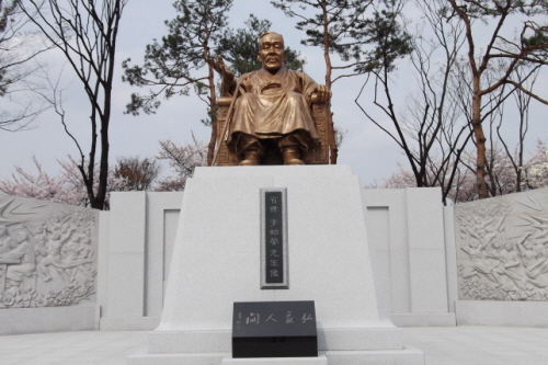 성재이시영선생동상 사진5