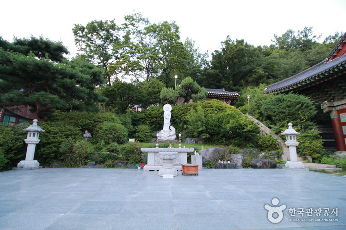 thumbnail-Bongwonsa Temple (봉원사)-6