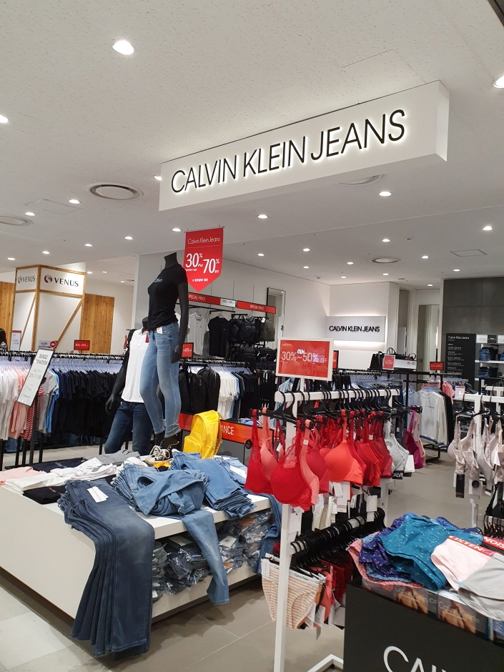Calvin Klein Jean [Tax Refund Shop] (캘빈클라인 진)