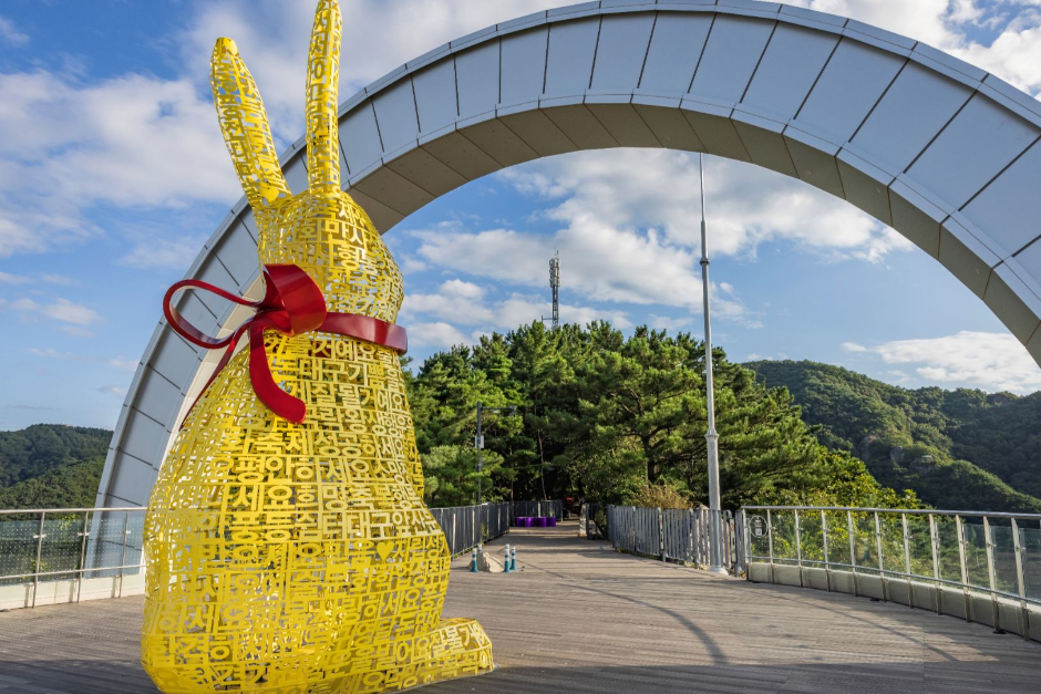 アプ山ケーブルカー（アプ山展望台）（앞산 케이블카（앞산 전망대））