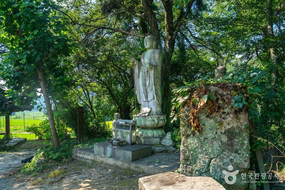 thumbnail-원흥석불입상-6