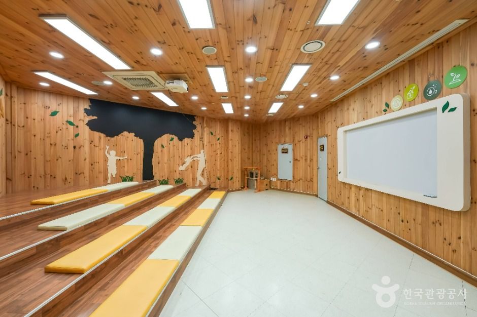 thumbnail-거창목재문화체험장-3