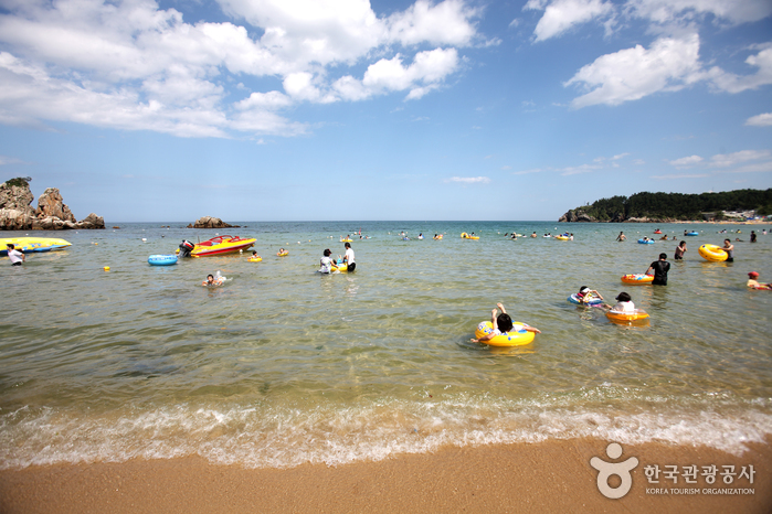 Chuam Beach (추암해변)