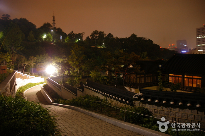 Namsangol Hanok Village (남산골 한옥마을)