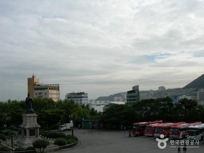 Yongdusan Park (용두산 공원)