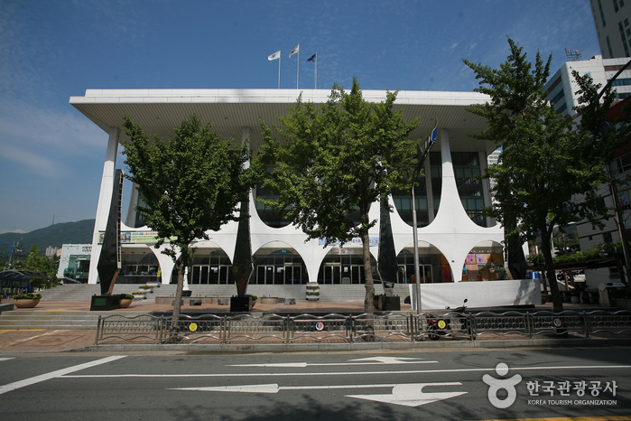 釜山市民会馆부산시민회관