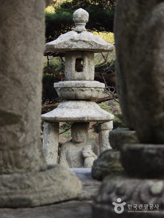 Hwaeomsa Temple (화엄사)