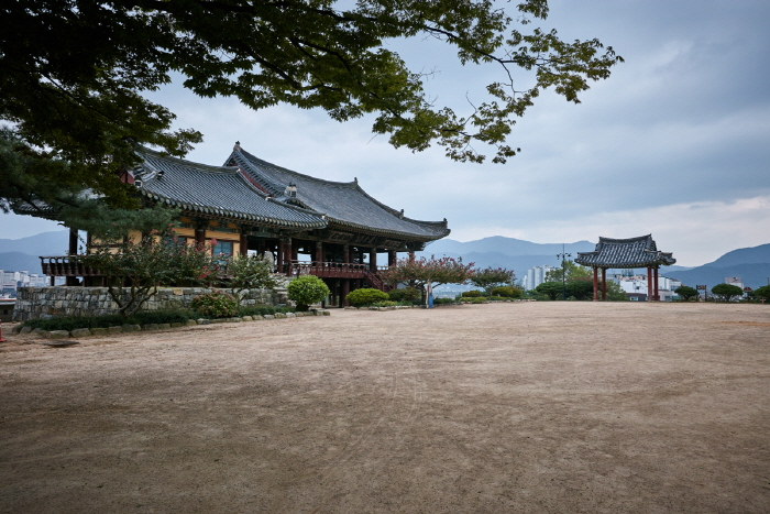 密阳岭南楼(0120 228709) - 景点 - 韩国旅行和旅游信息