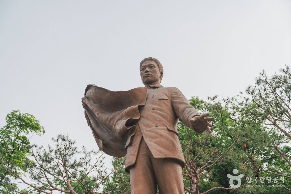 안중근의사 동상