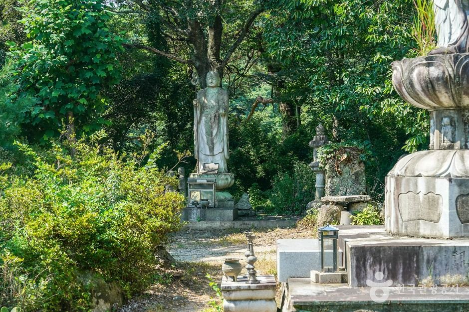 thumbnail-원흥석불입상-7