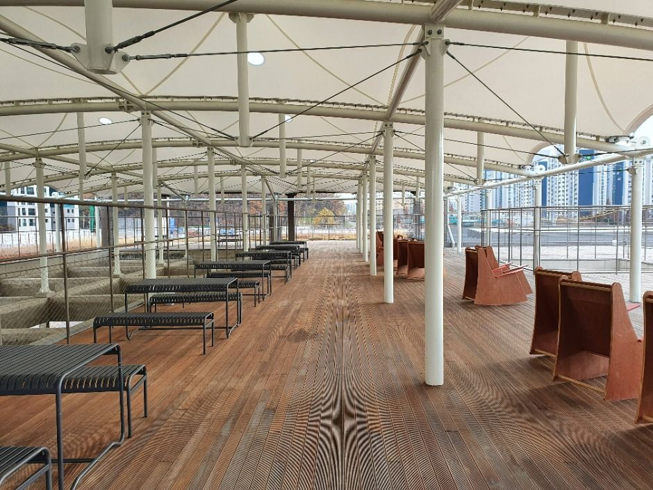 복합문화공간 111씨엠(111CM)