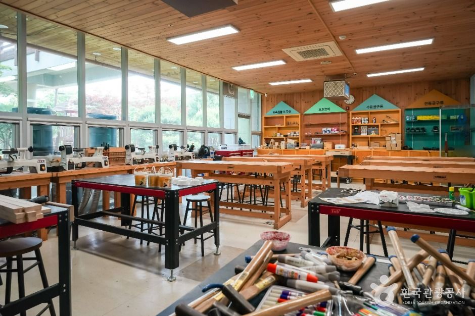 thumbnail-거창목재문화체험장-4