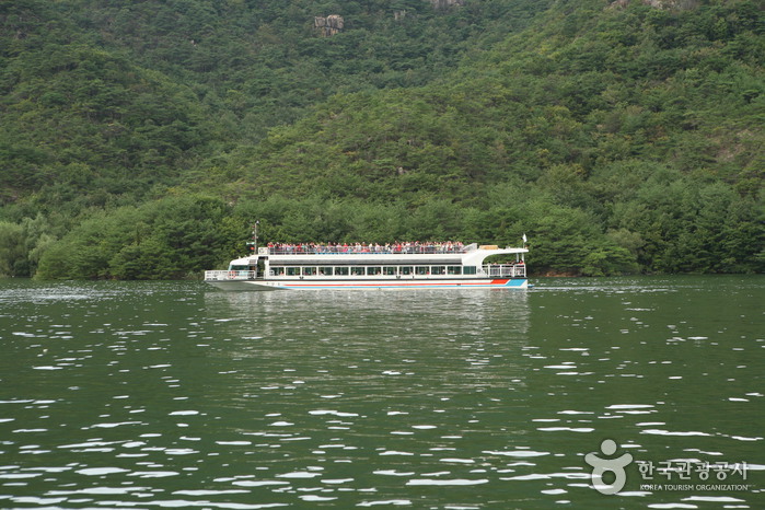 Bootsfahrt auf dem See Chungjuho (충주호 유람선)