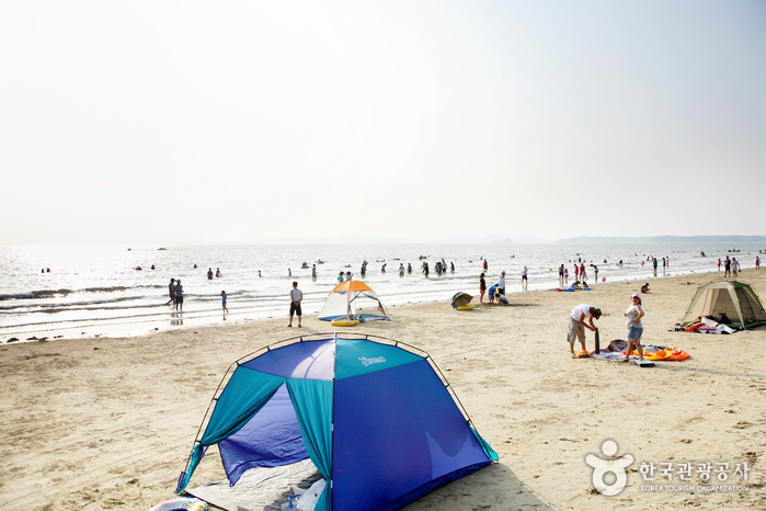 Cheongpodae Beach (청포대해수욕장)