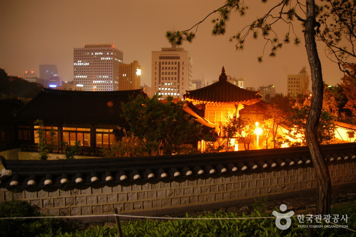 Namsangol Hanok Village (남산골 한옥마을)