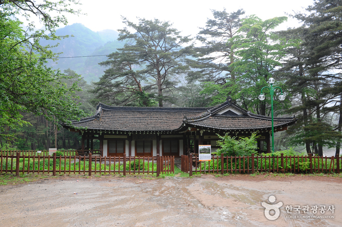 Jangsudae Pavilion (장수대)